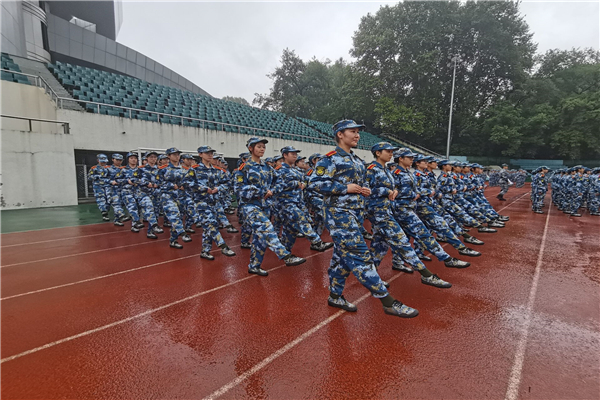 我与军训有个约定为荣誉而战